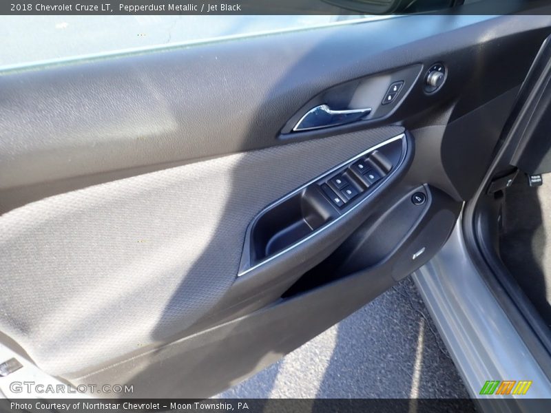 Pepperdust Metallic / Jet Black 2018 Chevrolet Cruze LT