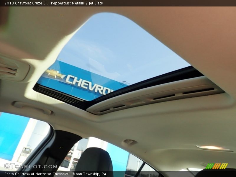 Pepperdust Metallic / Jet Black 2018 Chevrolet Cruze LT