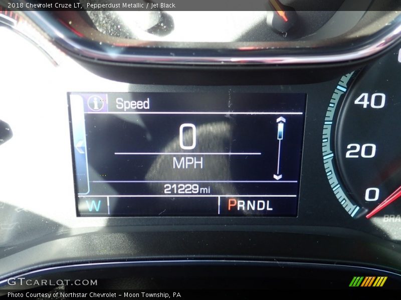 Pepperdust Metallic / Jet Black 2018 Chevrolet Cruze LT