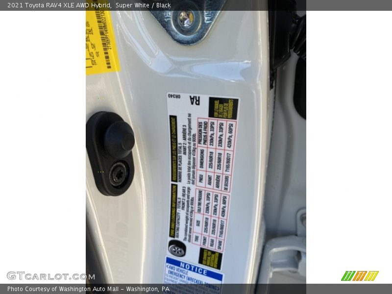 Super White / Black 2021 Toyota RAV4 XLE AWD Hybrid