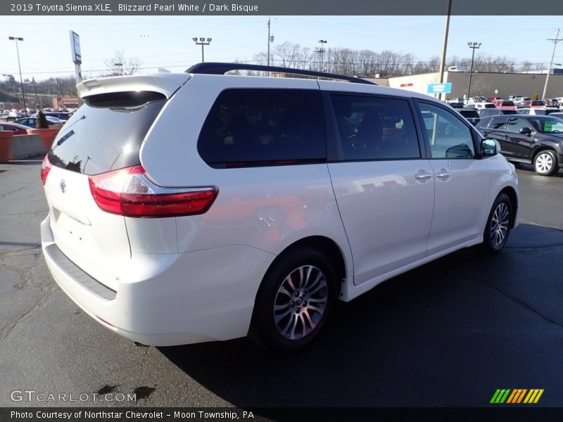Blizzard Pearl White / Dark Bisque 2019 Toyota Sienna XLE