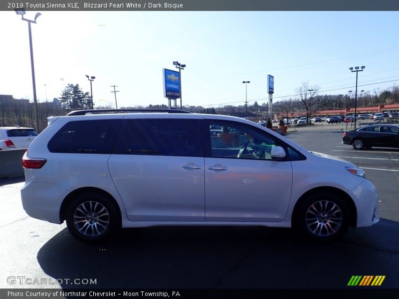 Blizzard Pearl White / Dark Bisque 2019 Toyota Sienna XLE