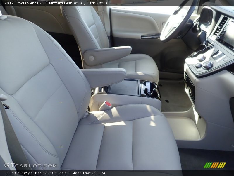 Blizzard Pearl White / Dark Bisque 2019 Toyota Sienna XLE