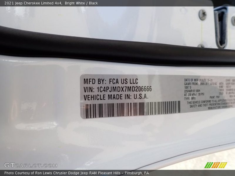 Bright White / Black 2021 Jeep Cherokee Limited 4x4