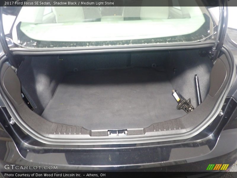 Shadow Black / Medium Light Stone 2017 Ford Focus SE Sedan