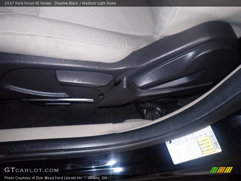 Shadow Black / Medium Light Stone 2017 Ford Focus SE Sedan
