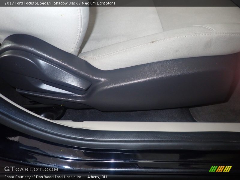 Shadow Black / Medium Light Stone 2017 Ford Focus SE Sedan