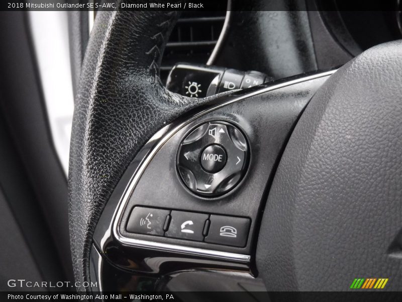 Diamond White Pearl / Black 2018 Mitsubishi Outlander SE S-AWC