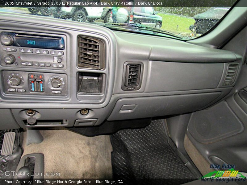 Dark Gray Metallic / Dark Charcoal 2005 Chevrolet Silverado 1500 LS Regular Cab 4x4