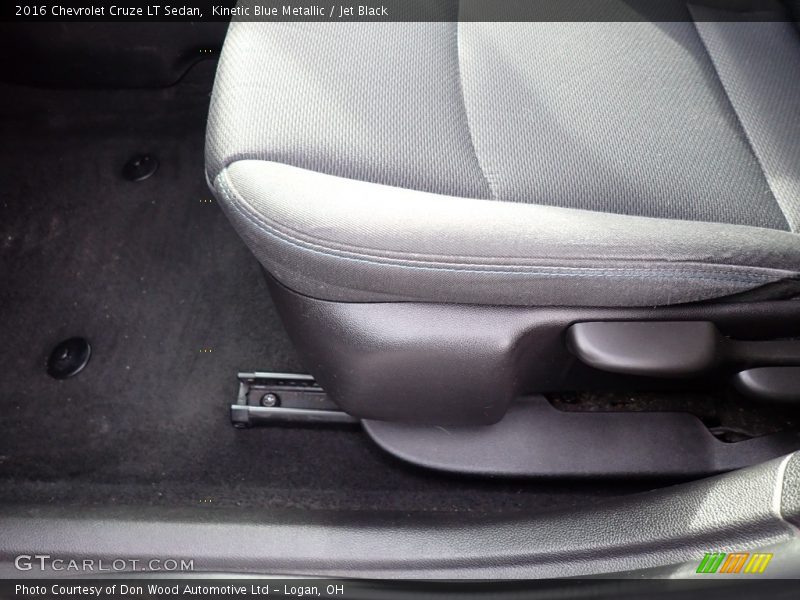Kinetic Blue Metallic / Jet Black 2016 Chevrolet Cruze LT Sedan