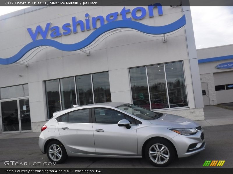 Silver Ice Metallic / Jet Black 2017 Chevrolet Cruze LT