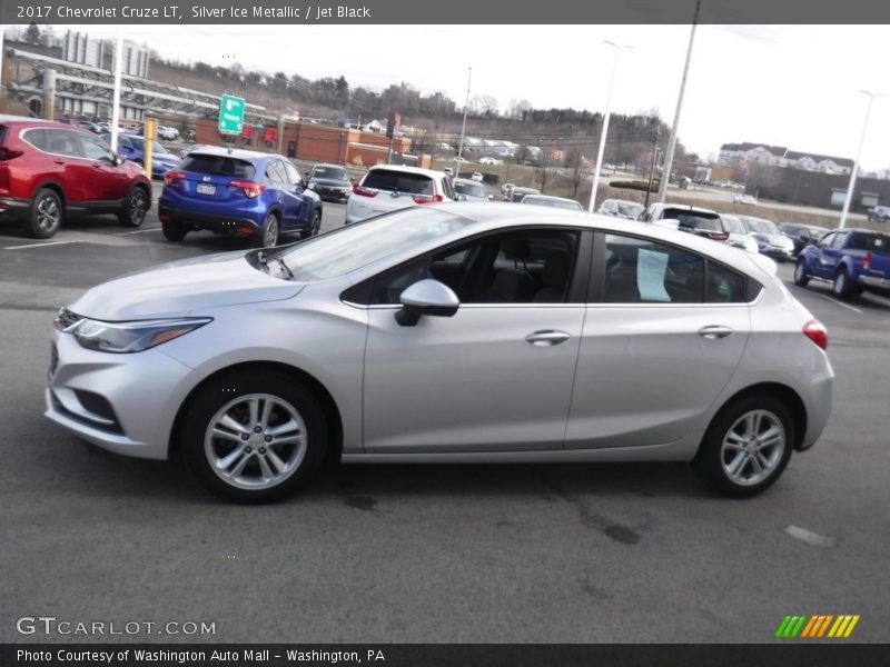 Silver Ice Metallic / Jet Black 2017 Chevrolet Cruze LT