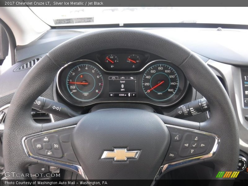 Silver Ice Metallic / Jet Black 2017 Chevrolet Cruze LT