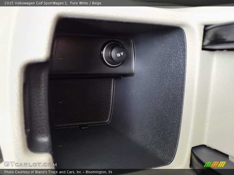 Pure White / Beige 2015 Volkswagen Golf SportWagen S