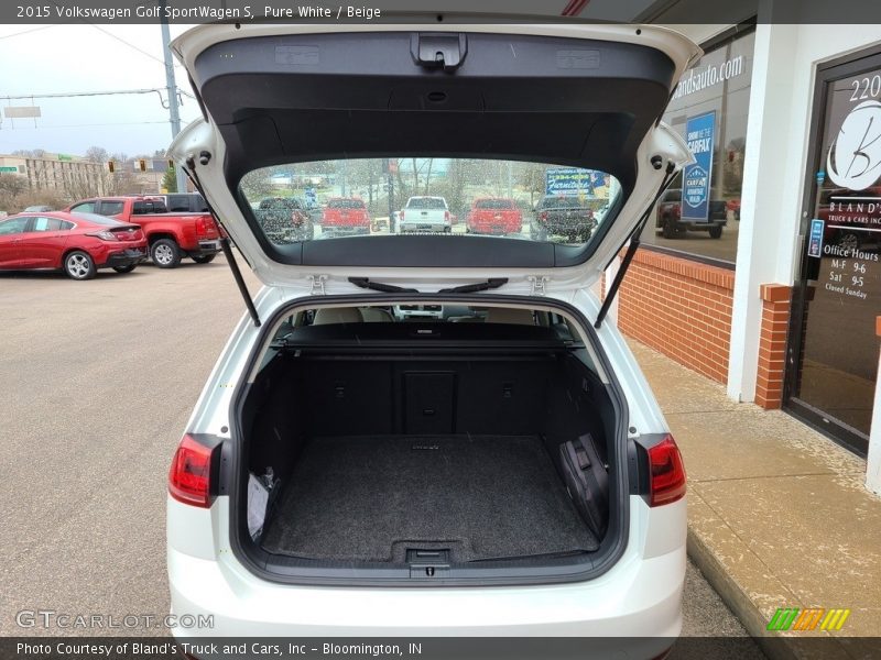 Pure White / Beige 2015 Volkswagen Golf SportWagen S