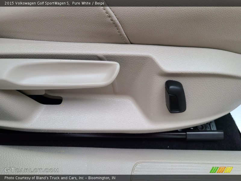 Pure White / Beige 2015 Volkswagen Golf SportWagen S