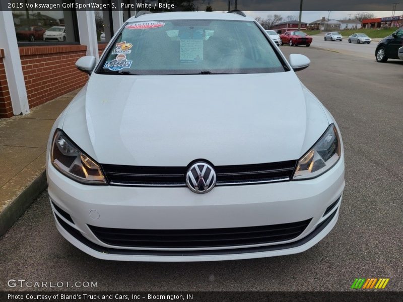 Pure White / Beige 2015 Volkswagen Golf SportWagen S