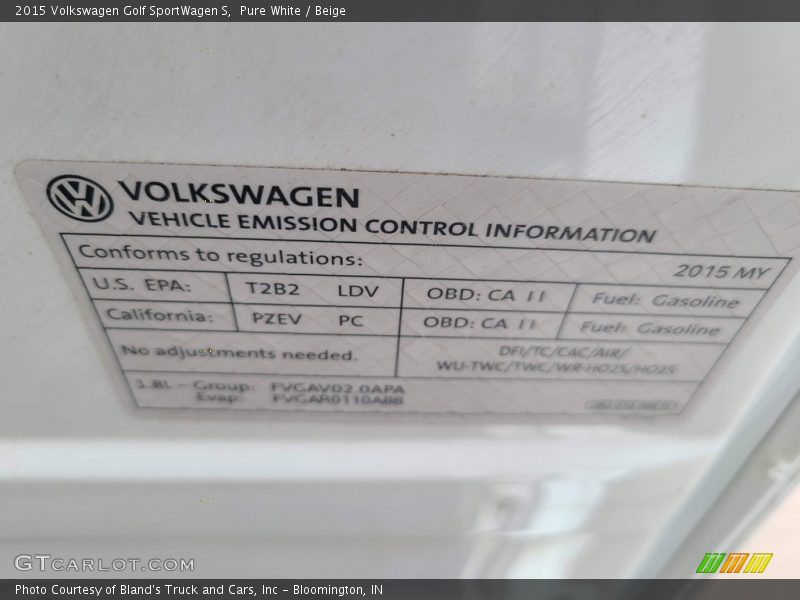 Pure White / Beige 2015 Volkswagen Golf SportWagen S