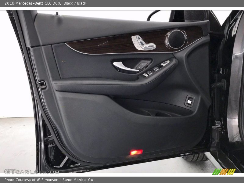 Black / Black 2018 Mercedes-Benz GLC 300
