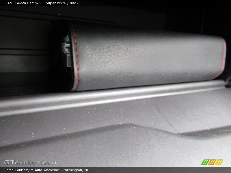 Super White / Black 2020 Toyota Camry SE