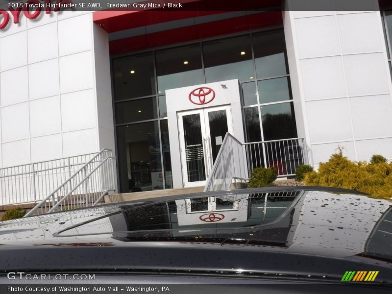 Predawn Gray Mica / Black 2018 Toyota Highlander SE AWD