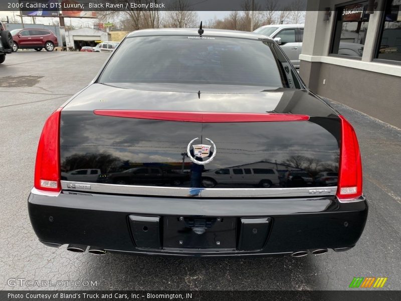 Black Raven / Ebony Black 2006 Cadillac DTS Luxury