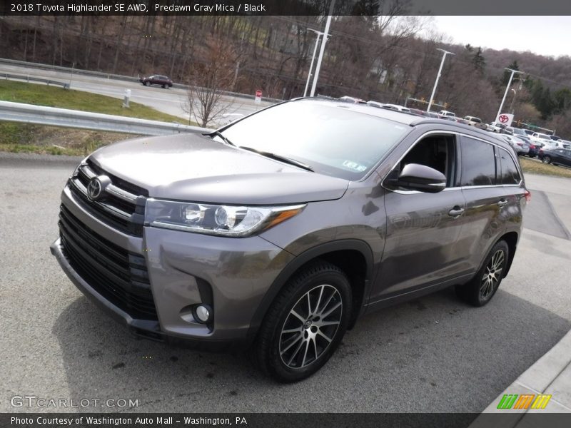 Predawn Gray Mica / Black 2018 Toyota Highlander SE AWD