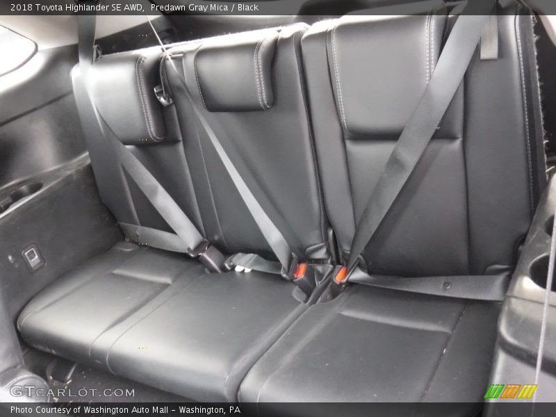 Predawn Gray Mica / Black 2018 Toyota Highlander SE AWD