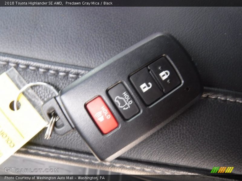 Predawn Gray Mica / Black 2018 Toyota Highlander SE AWD