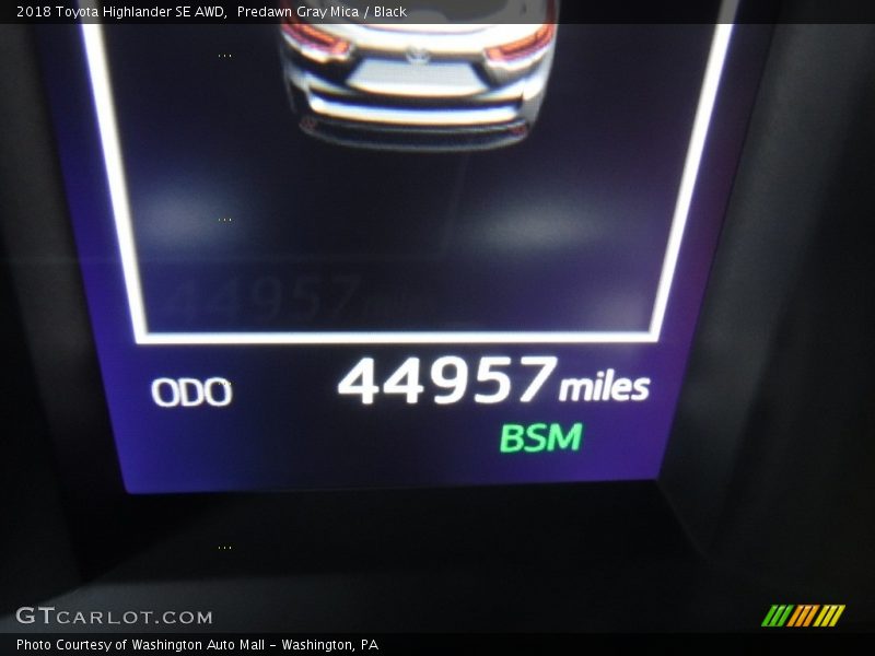 Predawn Gray Mica / Black 2018 Toyota Highlander SE AWD
