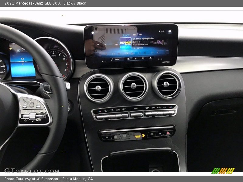 Black / Black 2021 Mercedes-Benz GLC 300