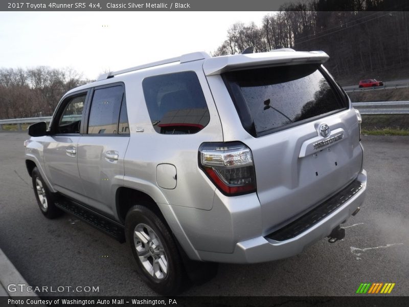 Classic Silver Metallic / Black 2017 Toyota 4Runner SR5 4x4