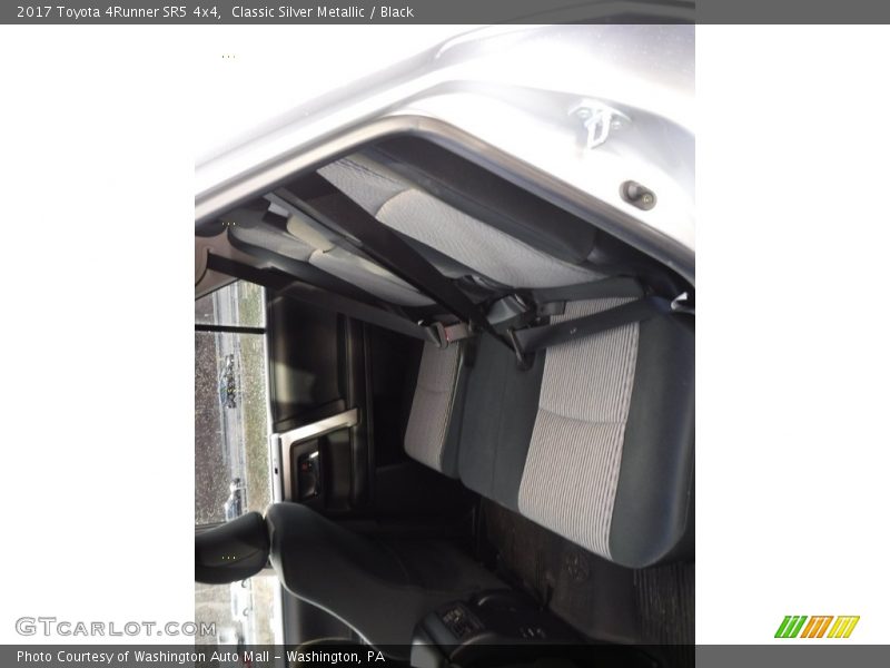Classic Silver Metallic / Black 2017 Toyota 4Runner SR5 4x4