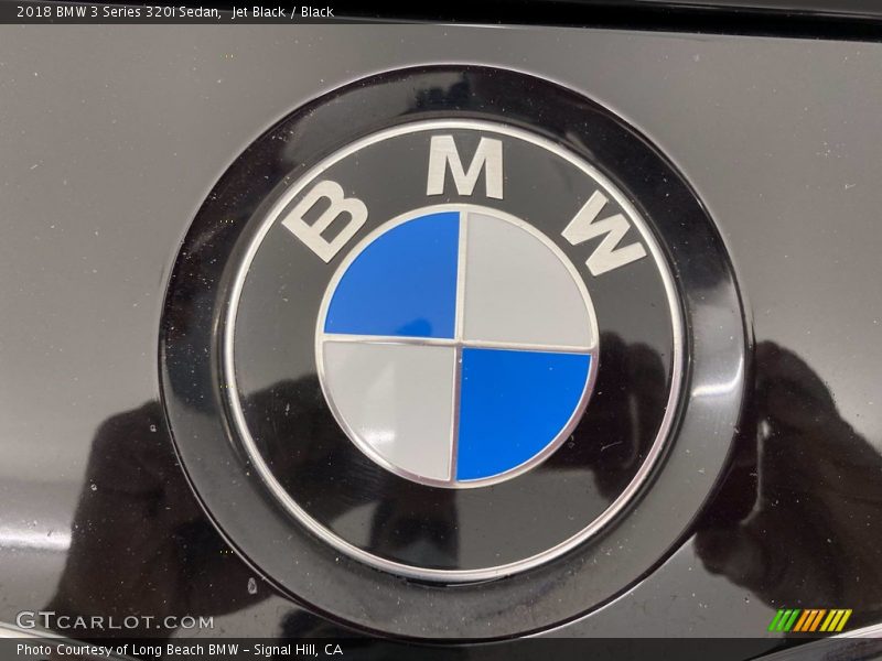 Jet Black / Black 2018 BMW 3 Series 320i Sedan