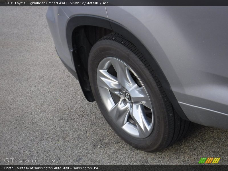 Silver Sky Metallic / Ash 2016 Toyota Highlander Limited AWD