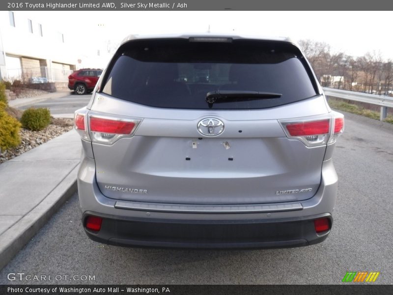 Silver Sky Metallic / Ash 2016 Toyota Highlander Limited AWD