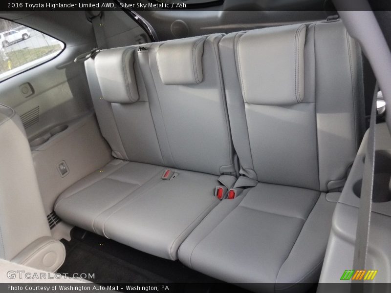 Silver Sky Metallic / Ash 2016 Toyota Highlander Limited AWD