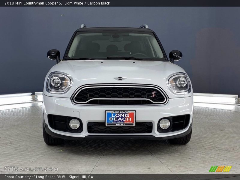 Light White / Carbon Black 2018 Mini Countryman Cooper S
