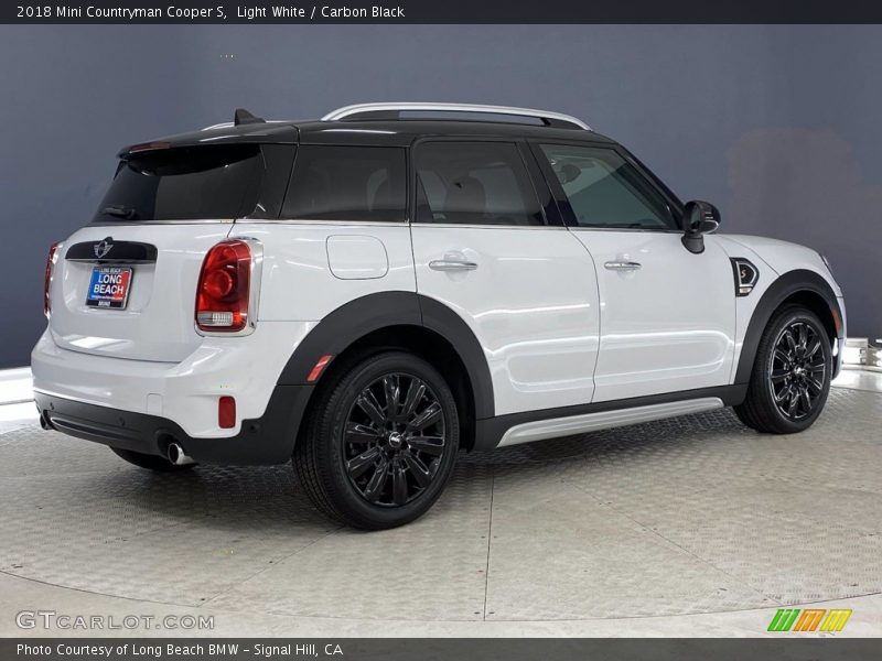 Light White / Carbon Black 2018 Mini Countryman Cooper S