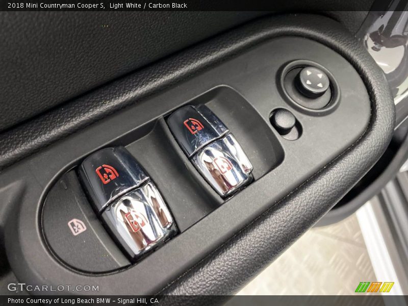 Light White / Carbon Black 2018 Mini Countryman Cooper S