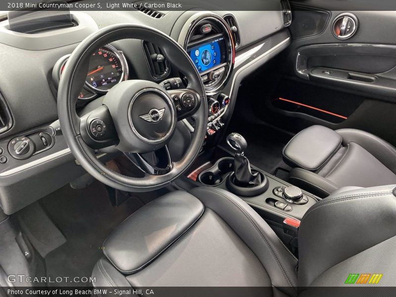 Light White / Carbon Black 2018 Mini Countryman Cooper S