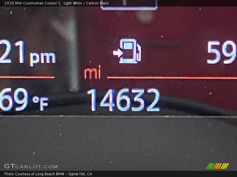 Light White / Carbon Black 2018 Mini Countryman Cooper S