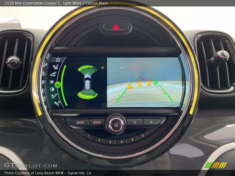 Light White / Carbon Black 2018 Mini Countryman Cooper S