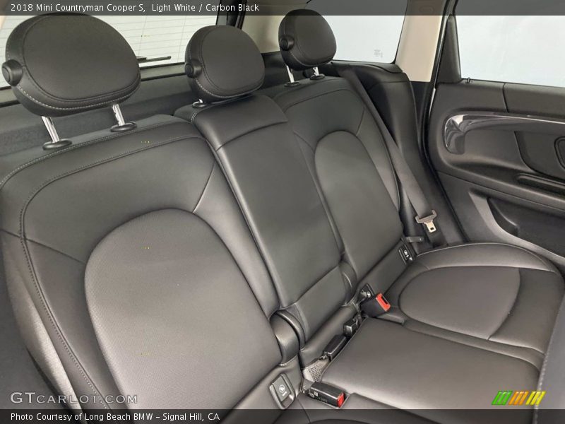 Light White / Carbon Black 2018 Mini Countryman Cooper S