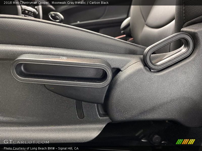Moonwalk Gray Metallic / Carbon Black 2018 Mini Countryman Cooper