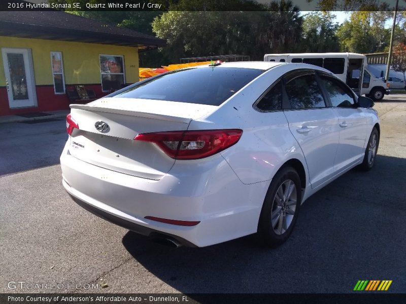 Quartz White Pearl / Gray 2016 Hyundai Sonata SE