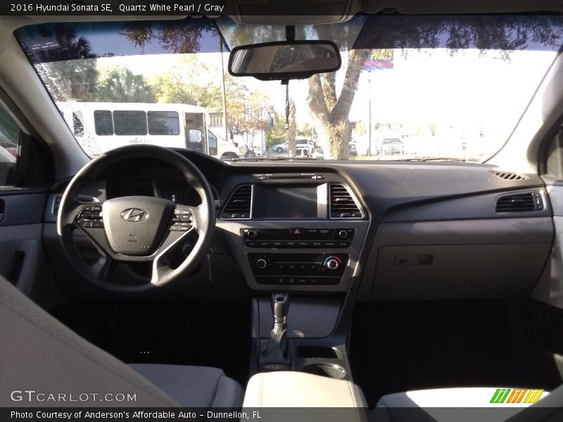 Quartz White Pearl / Gray 2016 Hyundai Sonata SE