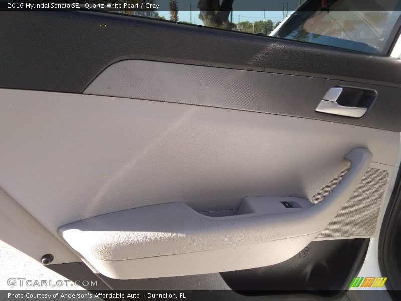 Quartz White Pearl / Gray 2016 Hyundai Sonata SE