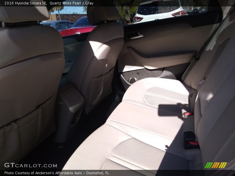 Quartz White Pearl / Gray 2016 Hyundai Sonata SE