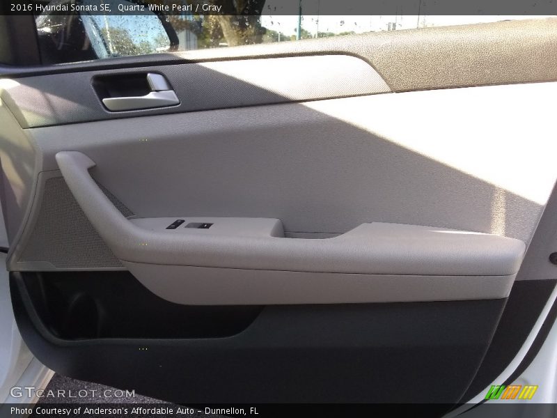 Quartz White Pearl / Gray 2016 Hyundai Sonata SE